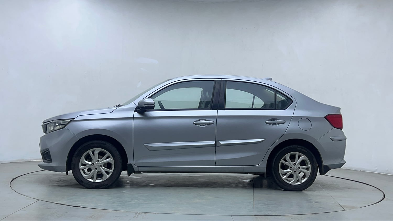 Used 2018 Honda Amaze 1.2 VX MT Petrol Petrol Manual exterior LEFT SIDE VIEW