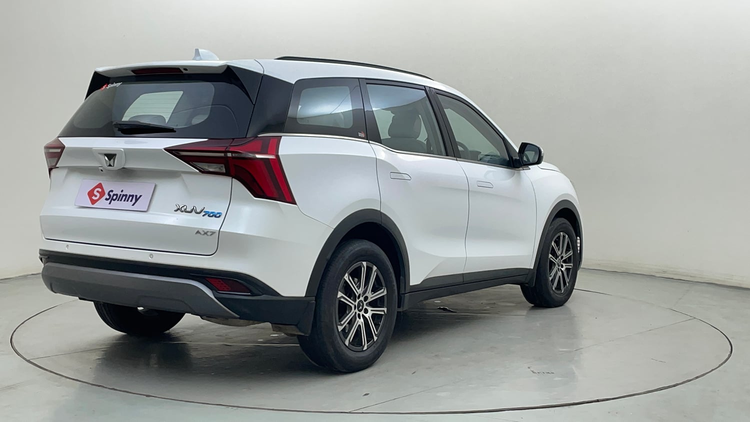Used 2025 Mahindra XUV700 AX7 Petrol MT 7 STR Petrol Manual exterior RIGHT REAR CORNER VIEW