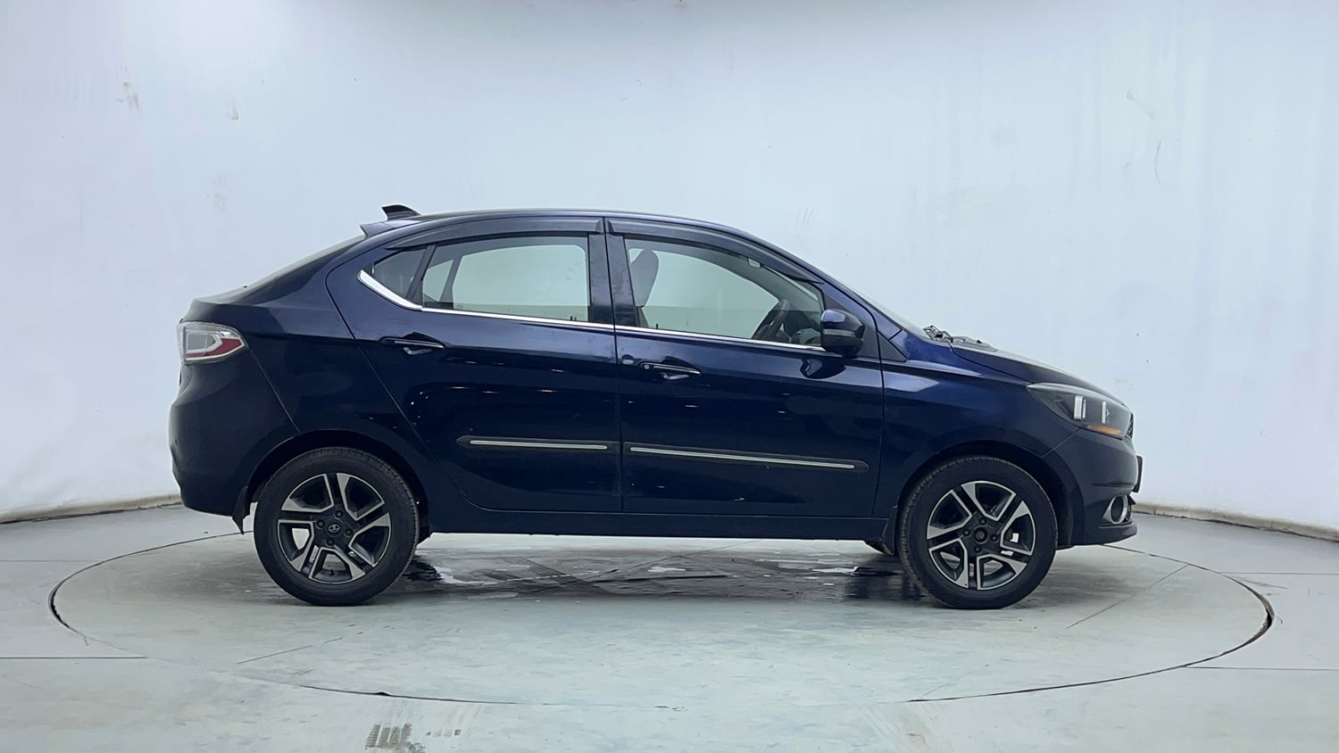 Used 2019 Tata Tigor Revotron XZA Petrol Automatic exterior RIGHT SIDE VIEW