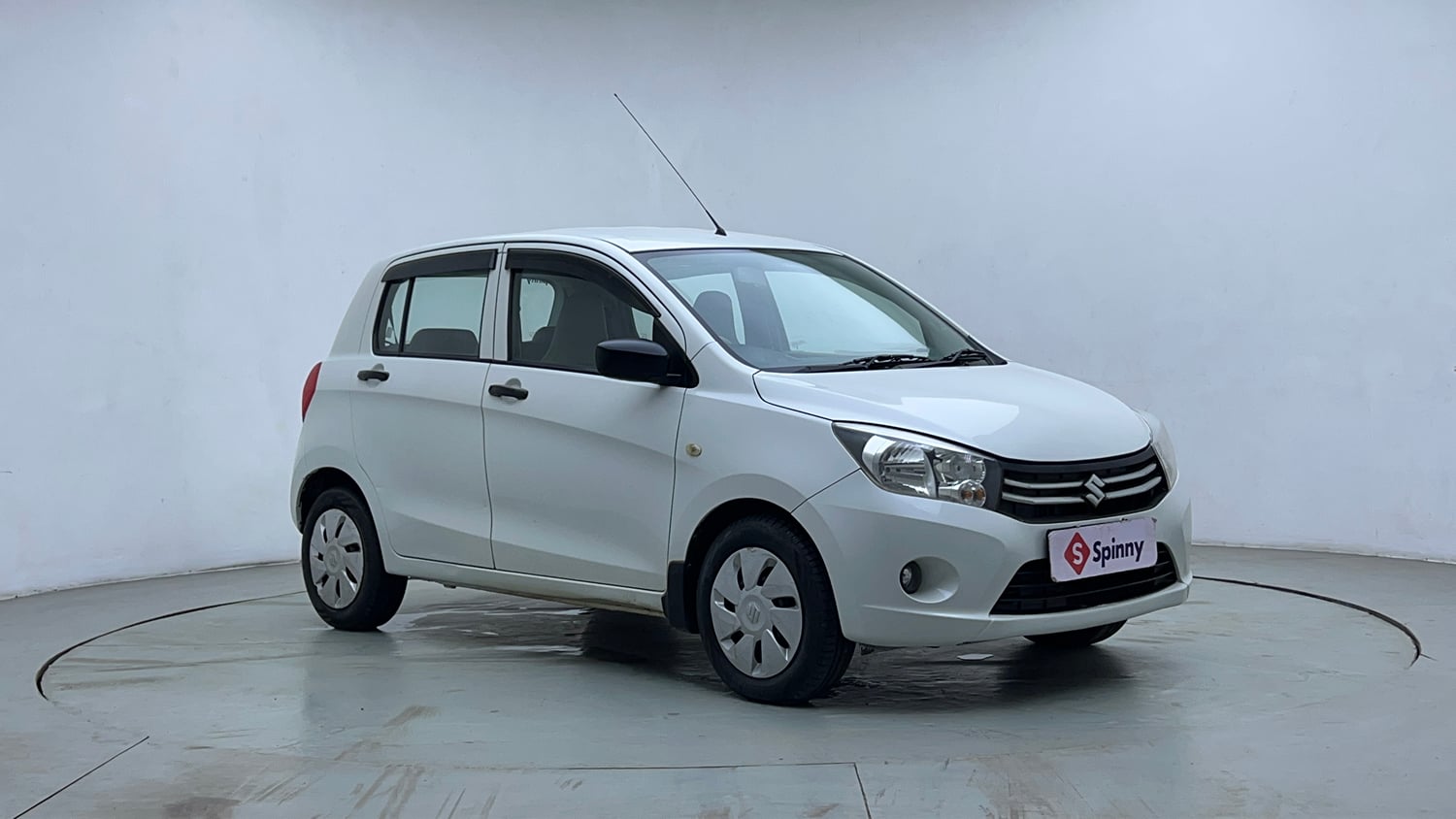 Used 2014 Maruti Suzuki Celerio VXi Petrol Manual exterior RIGHT FRONT CORNER VIEW