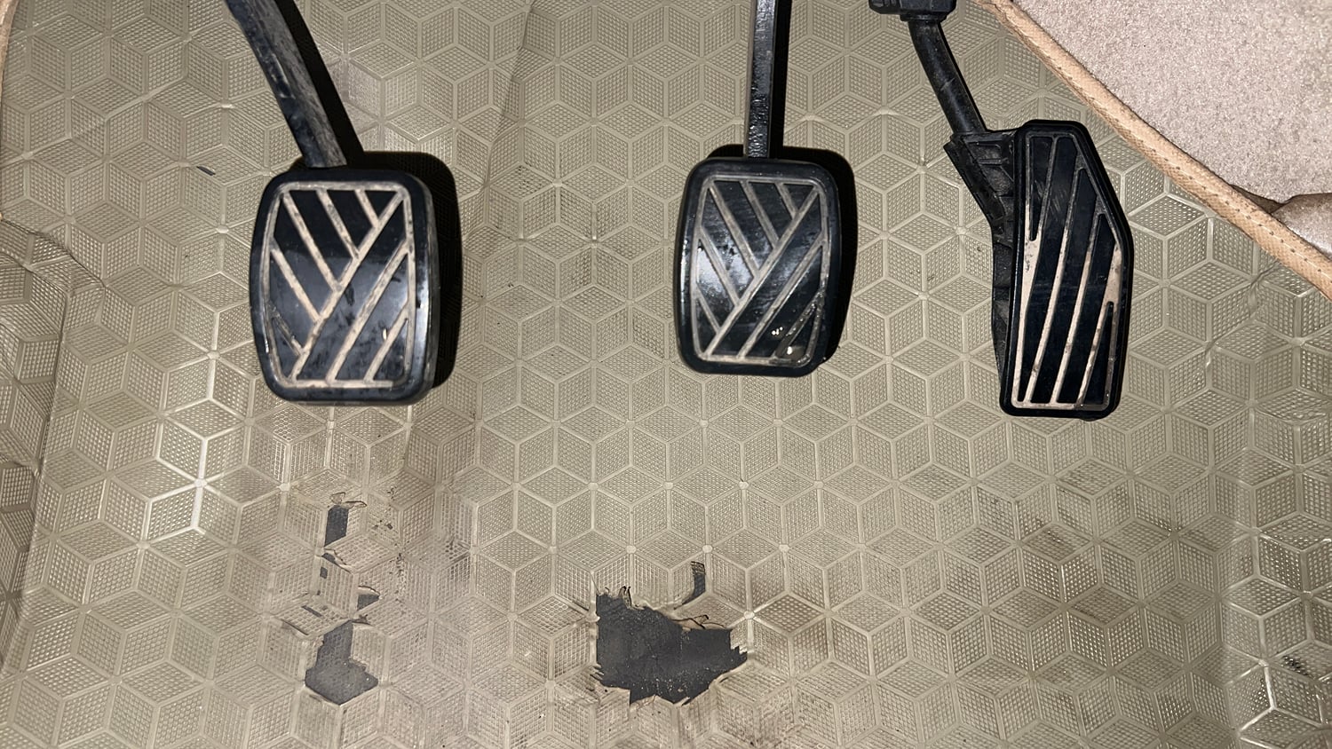 Used 2019 Maruti Suzuki Dzire VXi Petrol Manual interior PEDALS VIEW
