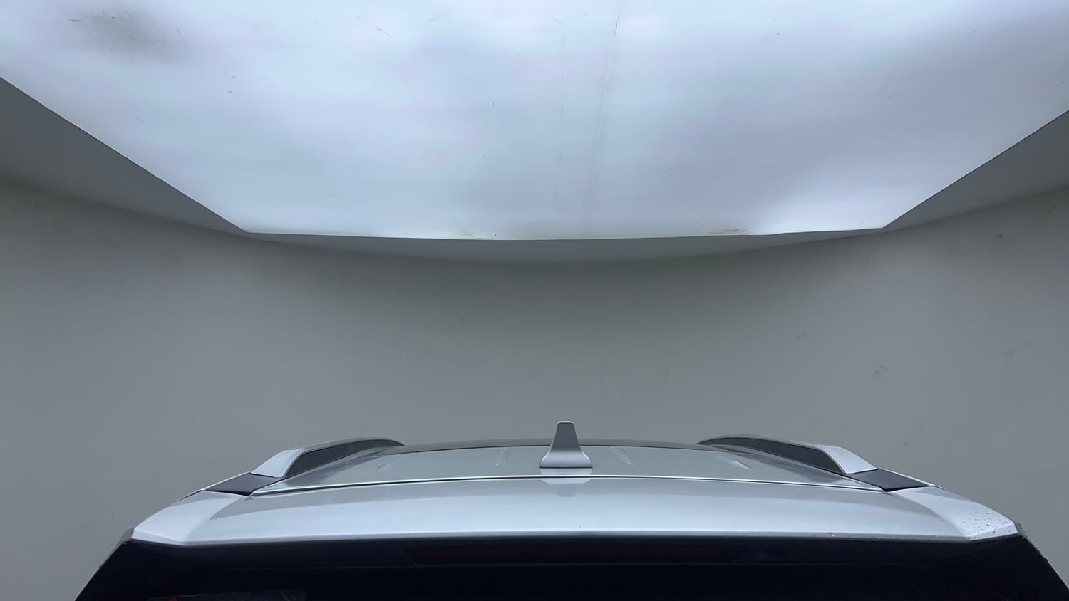 Used 2024 Mahindra XUV700 AX 7 Petrol AT Luxury Pack 7 STR Petrol Automatic exterior EXTERIOR ROOF VIEW