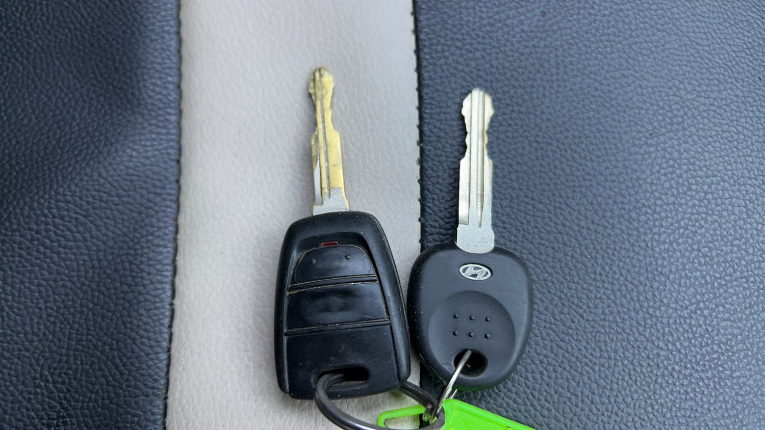 Used 2019 Hyundai Santro Sportz CNG Cng Manual extra CAR KEY VIEW