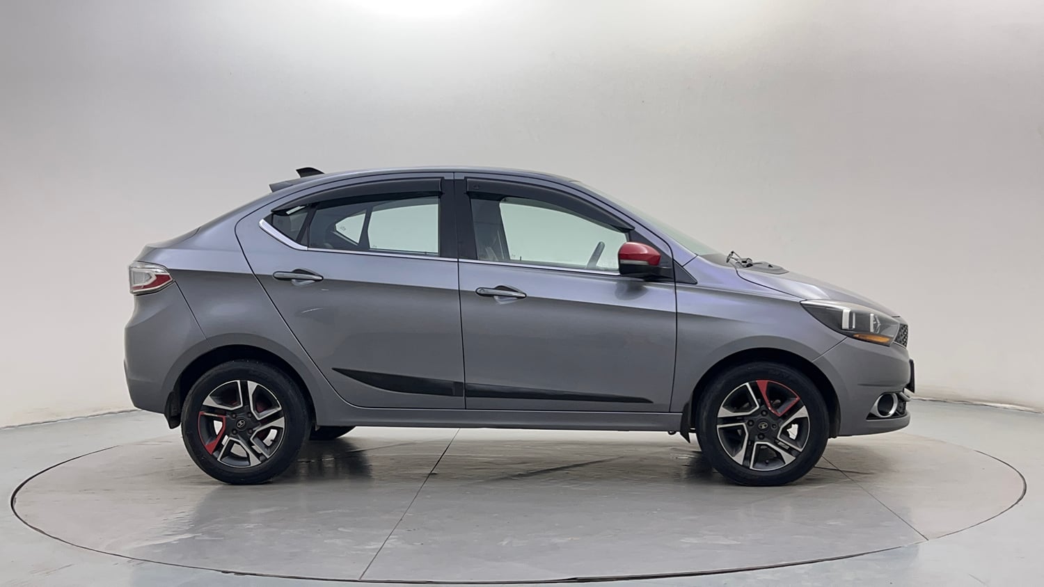 Used 2019 Tata Tigor Revotron XZ+ Petrol Manual exterior RIGHT SIDE VIEW