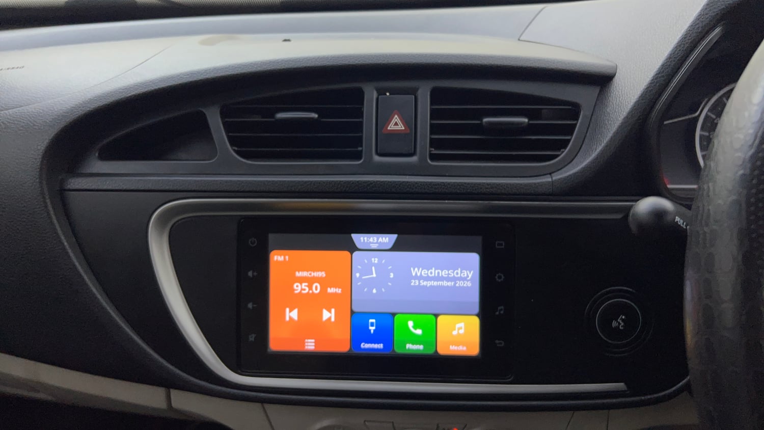 Used 2020 Maruti Suzuki Alto 800 Vxi Plus Petrol Manual top_features Integrated (in-dash) music system