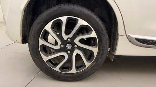Used 2023 Maruti Suzuki Baleno Alpha AGS Petrol Automatic tyres RIGHT REAR TYRE RIM VIEW