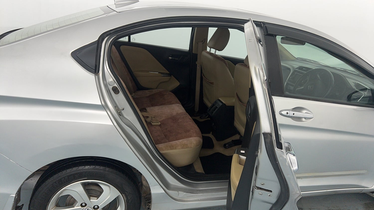Used 2014 Honda City VX Petrol Manual interior RIGHT SIDE REAR DOOR CABIN VIEW