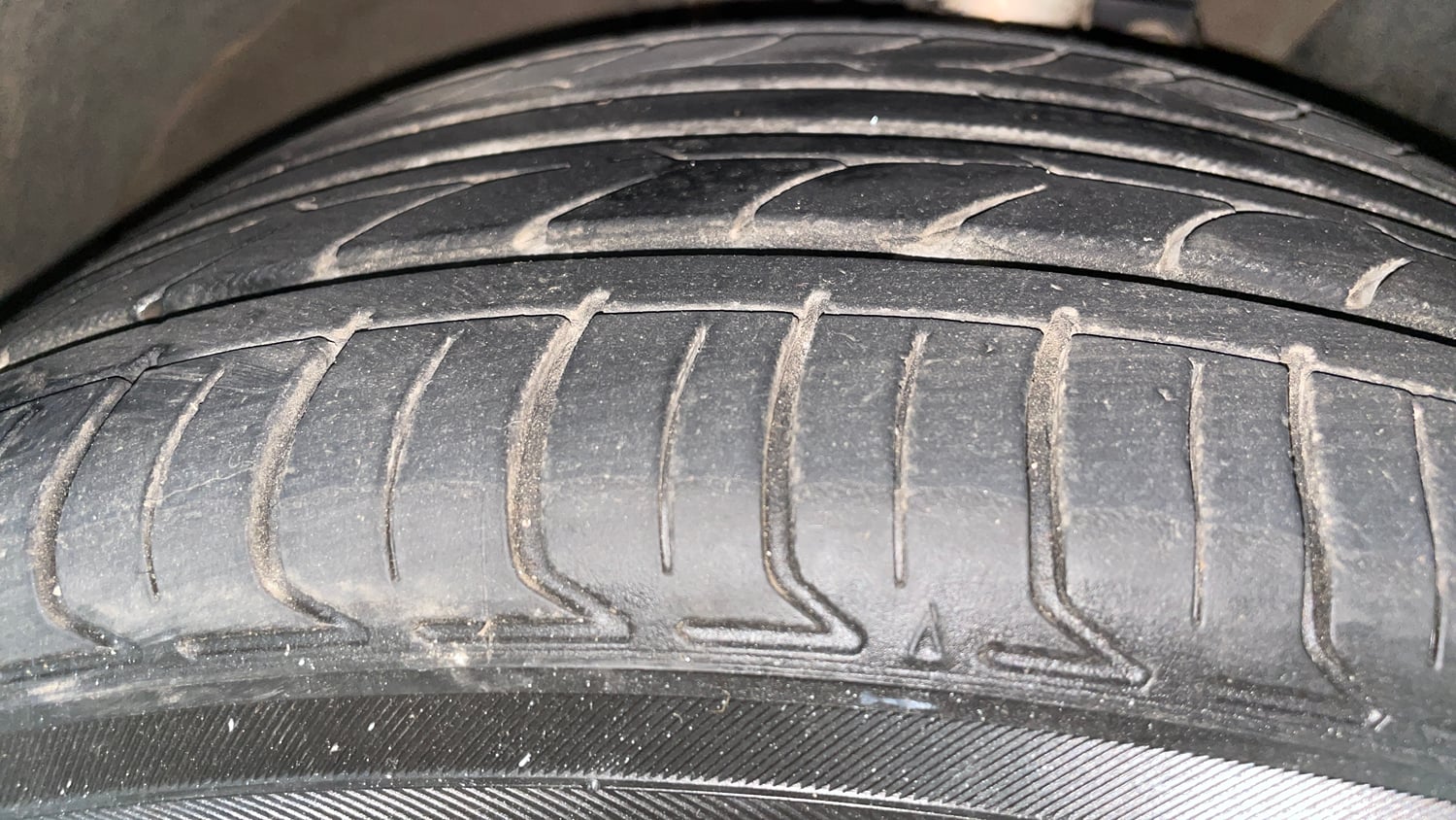 Used 2018 Volkswagen Ameo Highline 1.5L AT Diesel Automatic tyres RIGHT FRONT TYRE TREAD VIEW