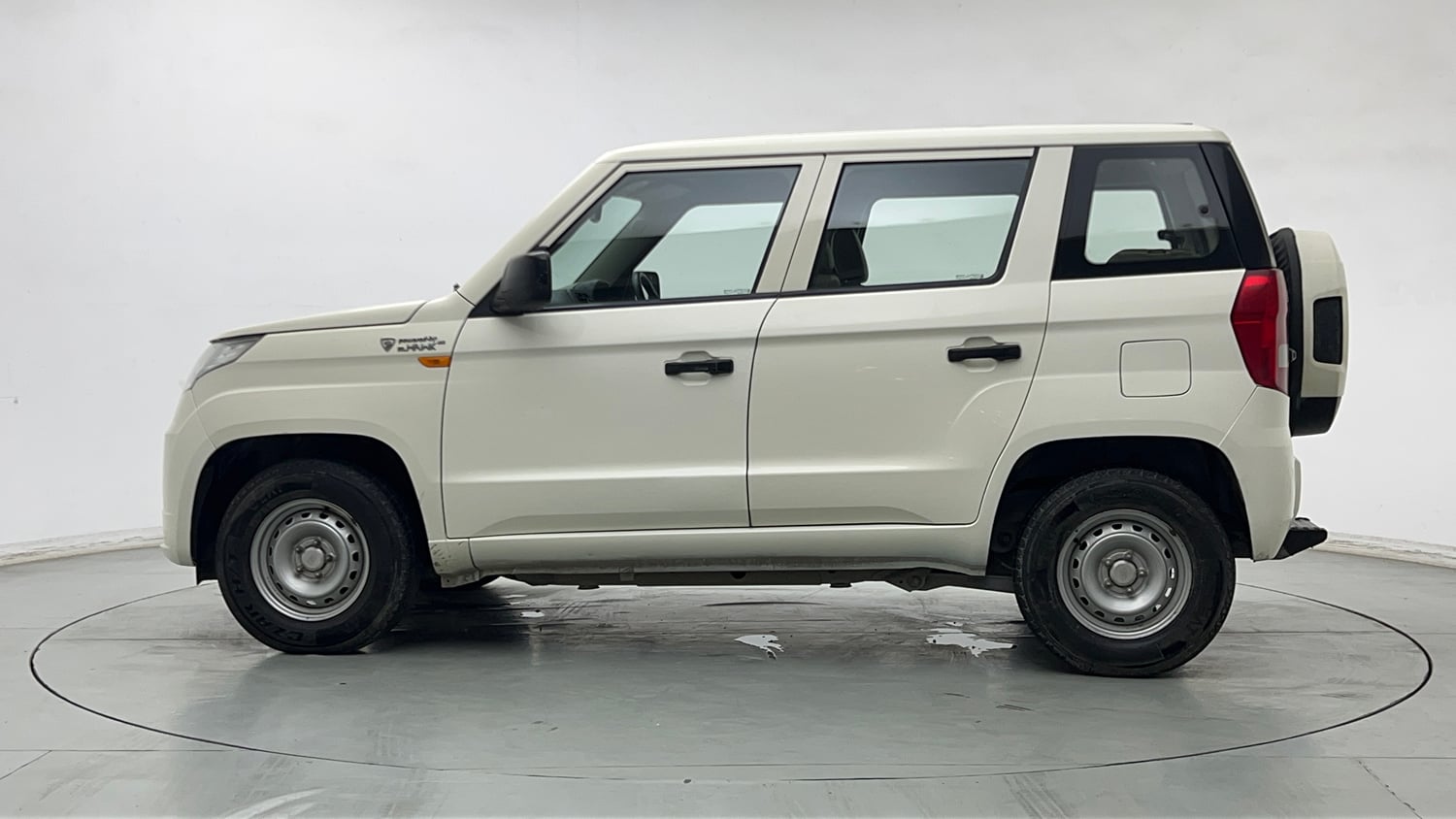 Used 2019 Mahindra TUV300 T4 Plus Diesel Manual exterior LEFT SIDE VIEW