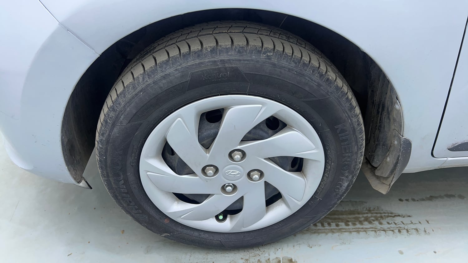 Used 2019 Hyundai Santro Sportz AMT Petrol Automatic tyres LEFT FRONT TYRE RIM VIEW