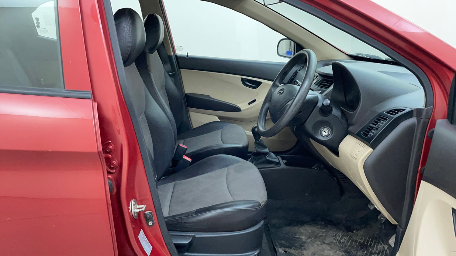 Used 2014 Hyundai Eon Era + Petrol Manual interior RIGHT SIDE FRONT DOOR CABIN VIEW