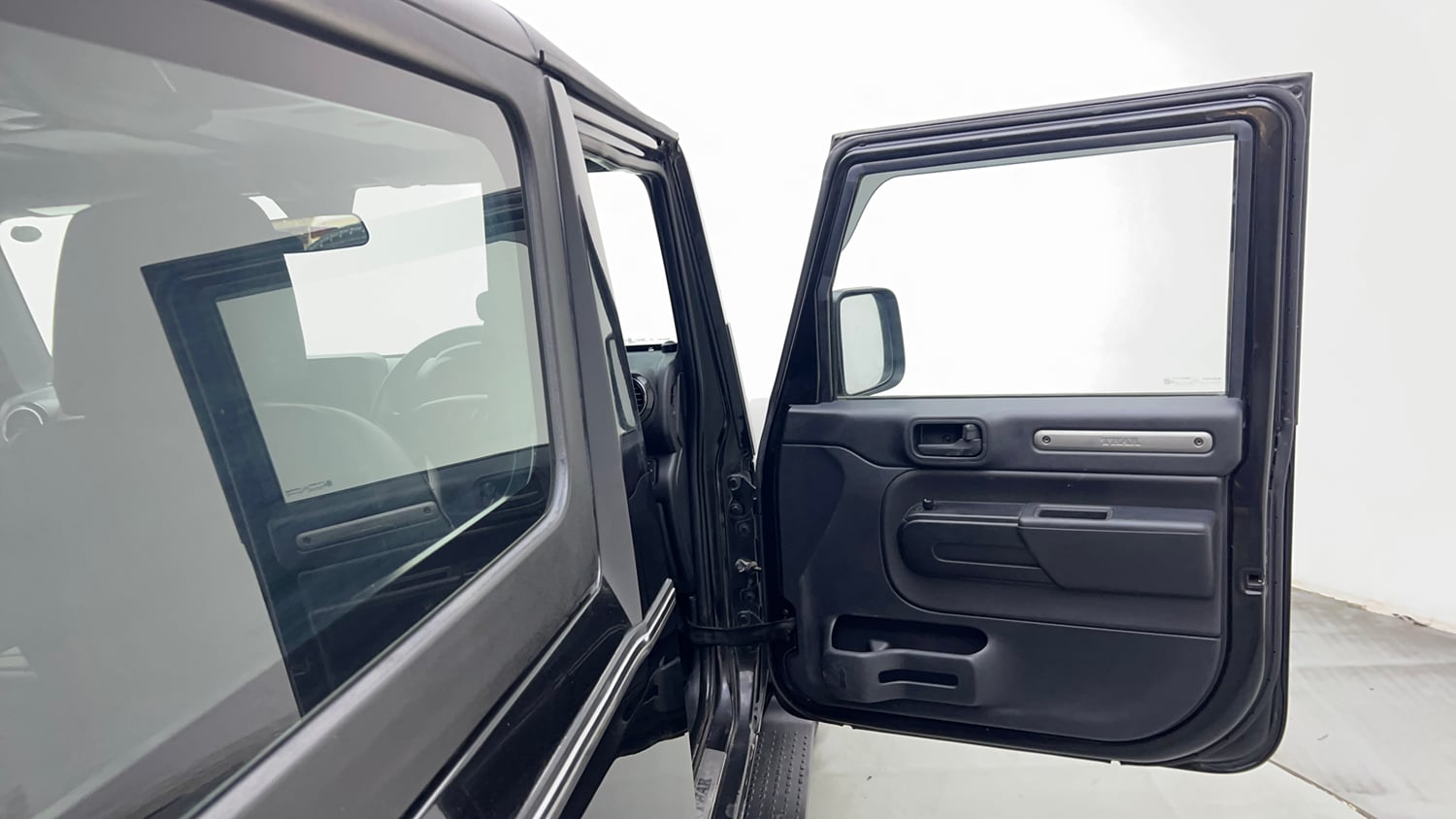 Used 2021 mahindra Thar LX Hard Top Petrol MT 4WD Petrol Manual interior RIGHT FRONT DOOR OPEN VIEW