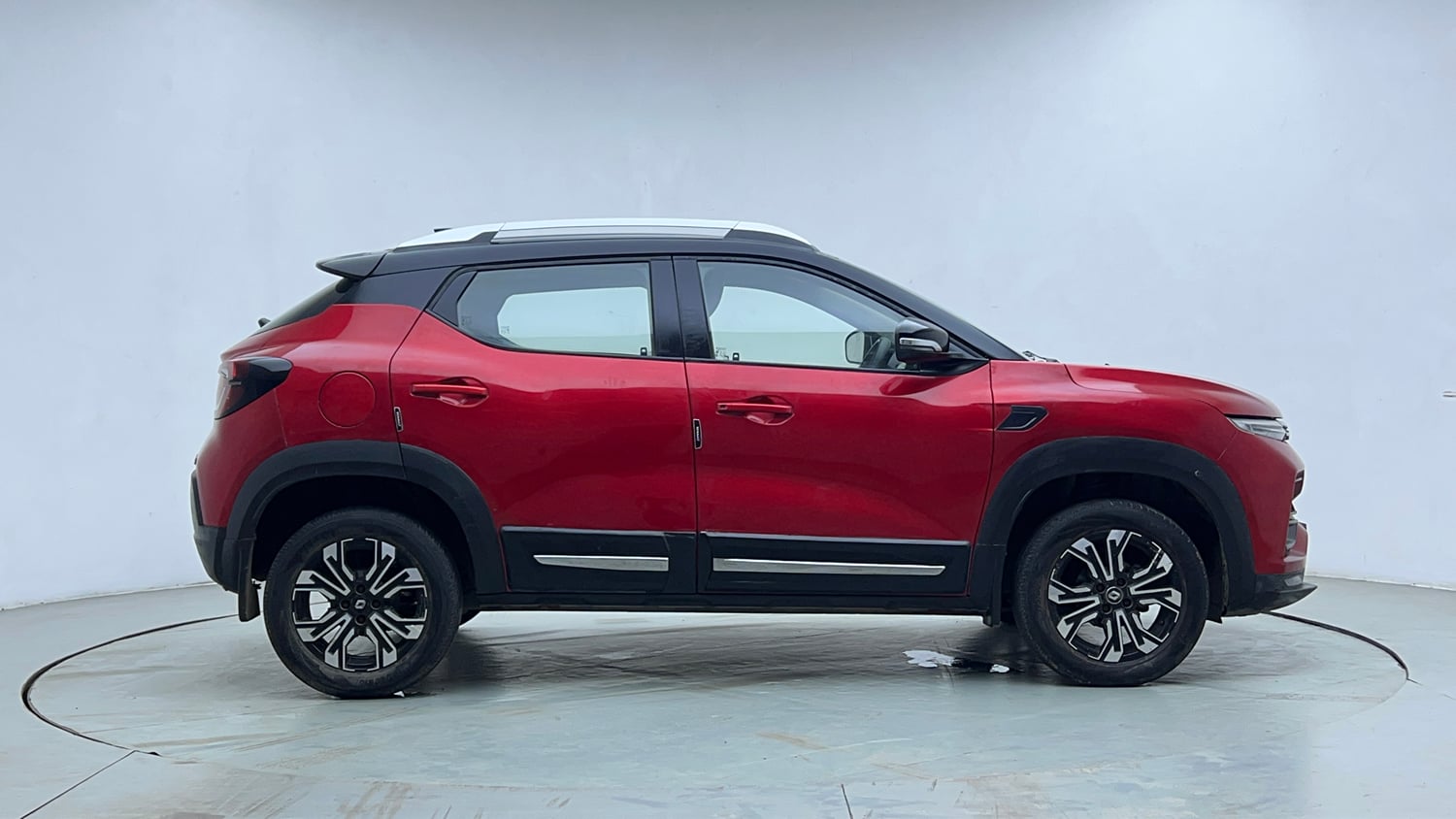 Used 2021 Renault Kiger RXT (O) MT Dual Tone Petrol Manual exterior RIGHT SIDE VIEW