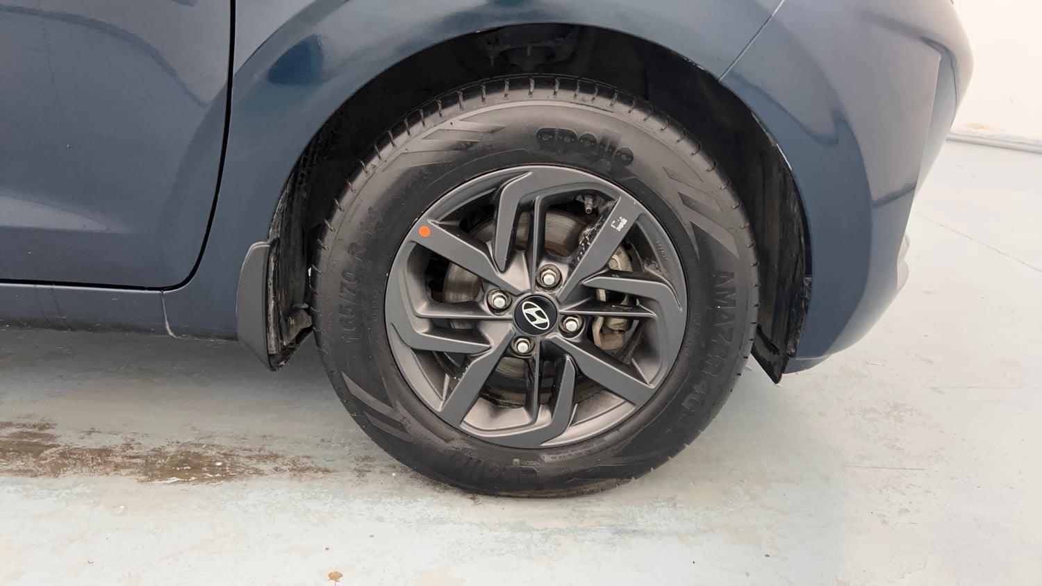 Used 2021 Hyundai Grand i10 Nios Sportz AMT 1.2 Kappa VTVT Petrol Automatic tyres RIGHT FRONT TYRE RIM VIEW