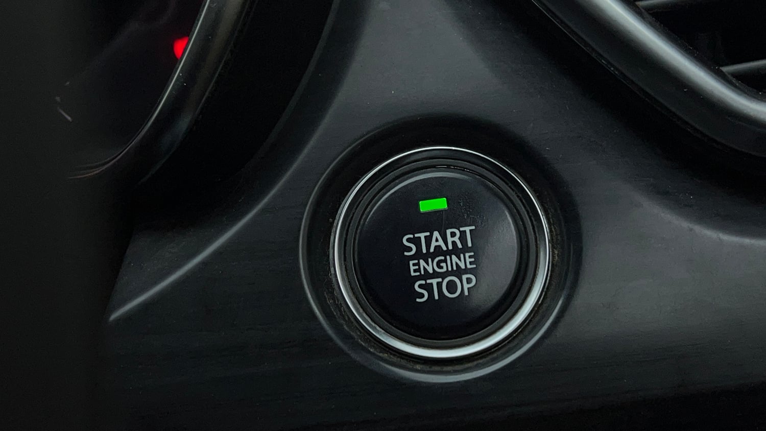 Used 2022 Tata Safari XTA Plus Diesel Automatic top_features Keyless start