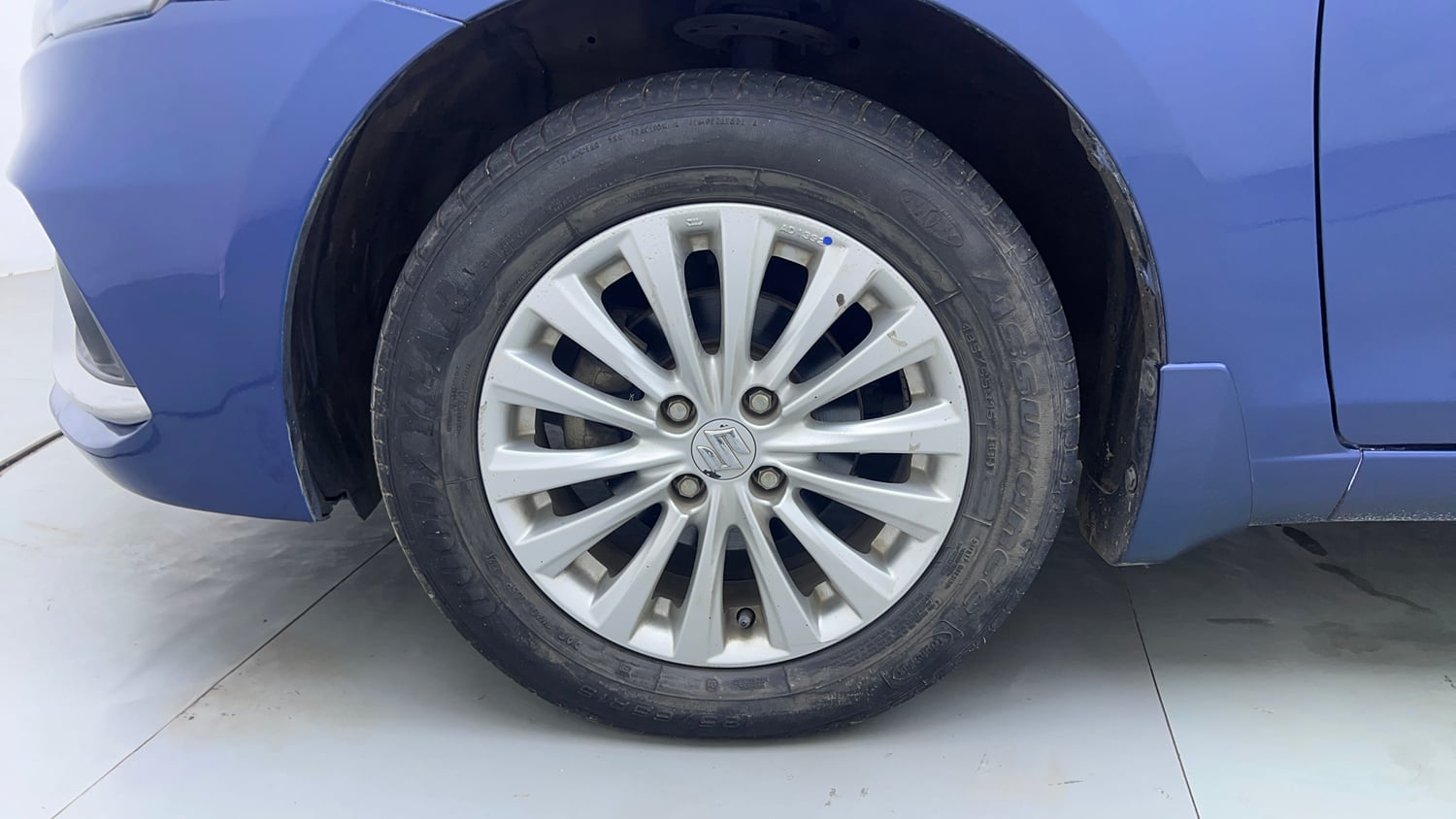 Used 2021 Maruti Suzuki Ciaz Zeta 1.5 AT Petrol Automatic tyres LEFT FRONT TYRE RIM VIEW