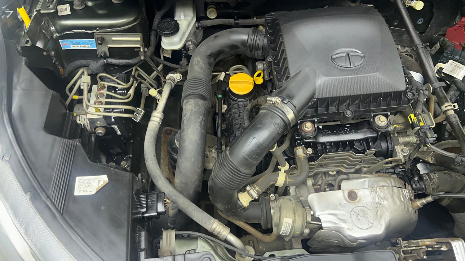 Used 2020 Tata Nexon XZ Petrol Manual engine ENGINE RIGHT SIDE VIEW