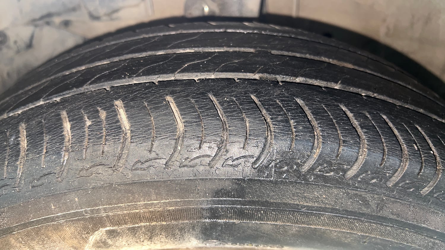 Used 2019 Honda Amaze 1.2 VX CVT Petrol Petrol Automatic tyres LEFT FRONT TYRE TREAD VIEW