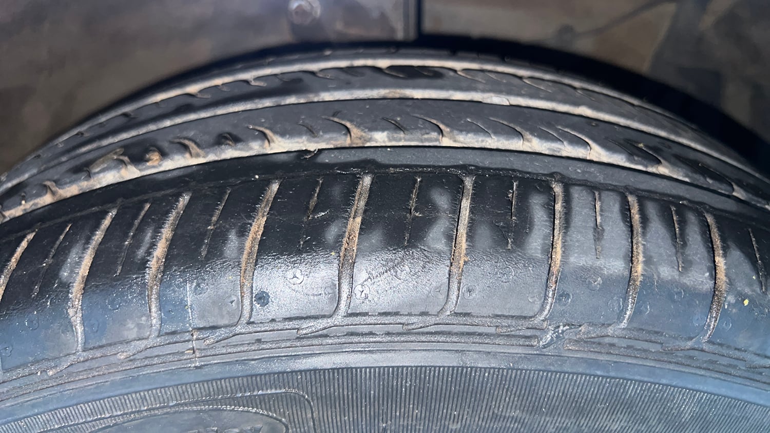 Used 2021 Maruti Suzuki Ciaz Zeta 1.5 AT Petrol Automatic tyres RIGHT FRONT TYRE TREAD VIEW