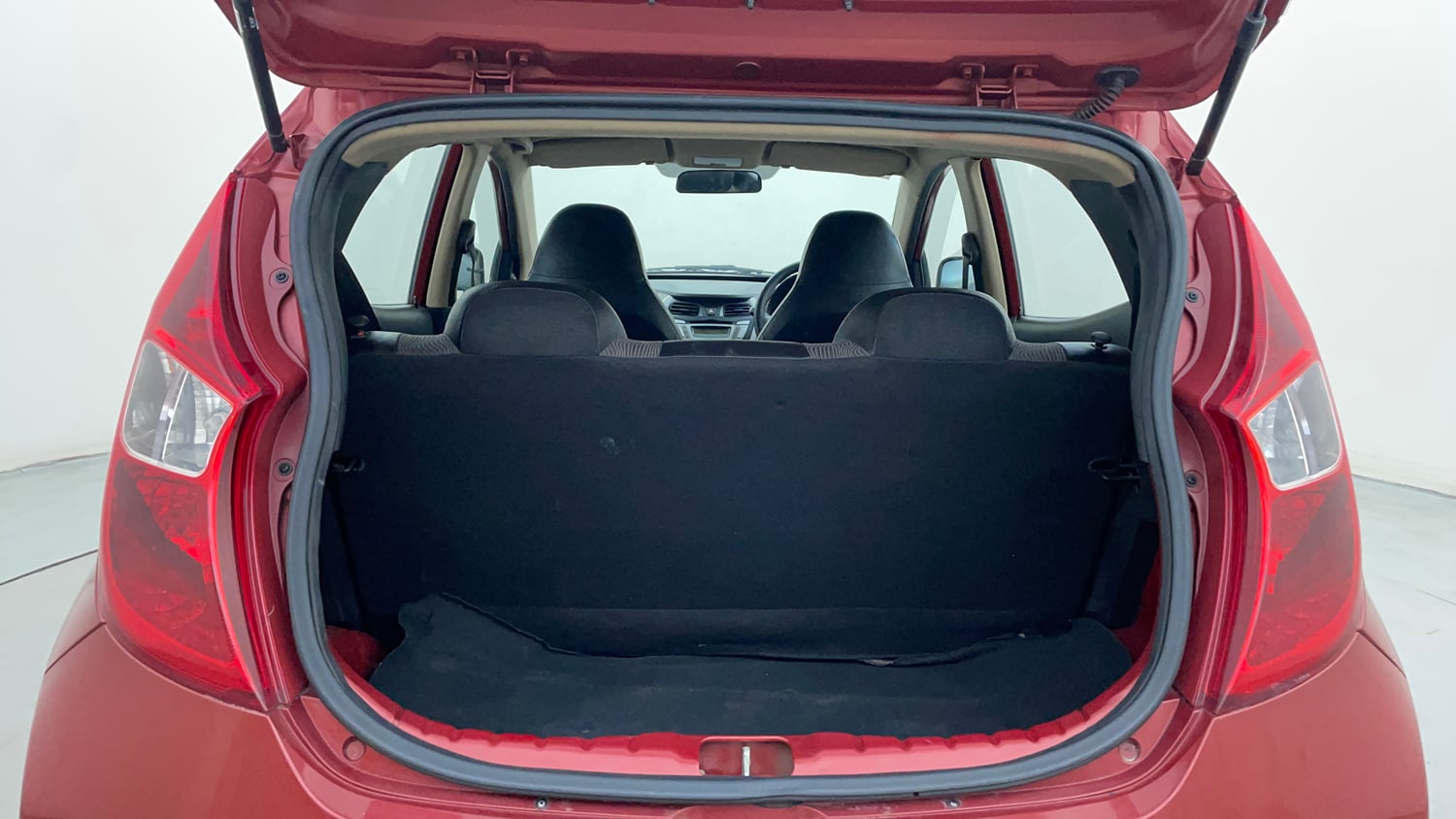 Used 2014 Hyundai Eon Era + Petrol Manual interior DICKY INSIDE VIEW