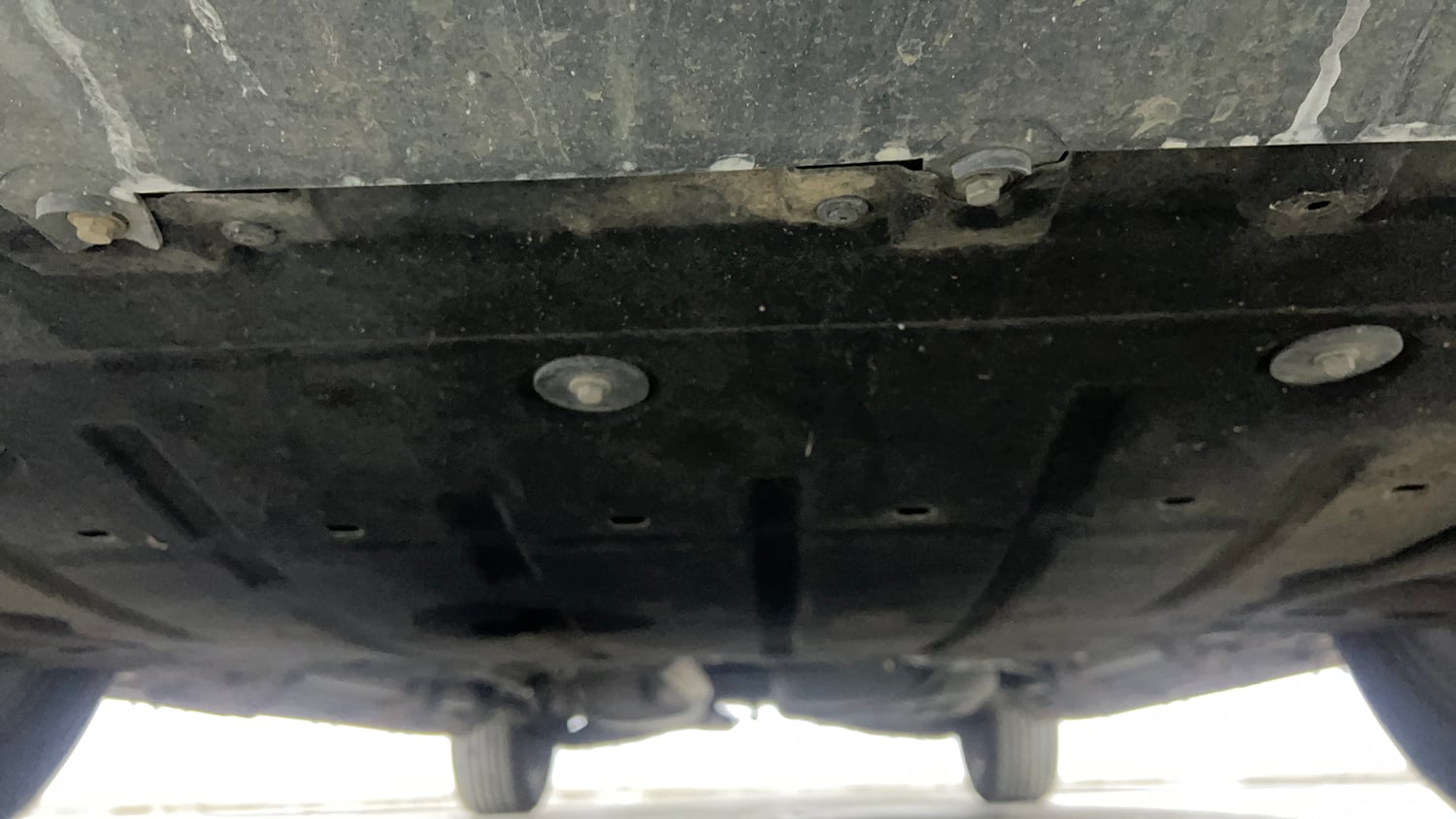 Used 2024 Mahindra XUV700 AX 7 Petrol AT Luxury Pack 7 STR Petrol Automatic extra FRONT LEFT UNDERBODY VIEW