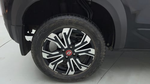 Used 2025 Renault Kiger RXZ Turbo CVT Petrol Automatic tyres RIGHT REAR TYRE RIM VIEW