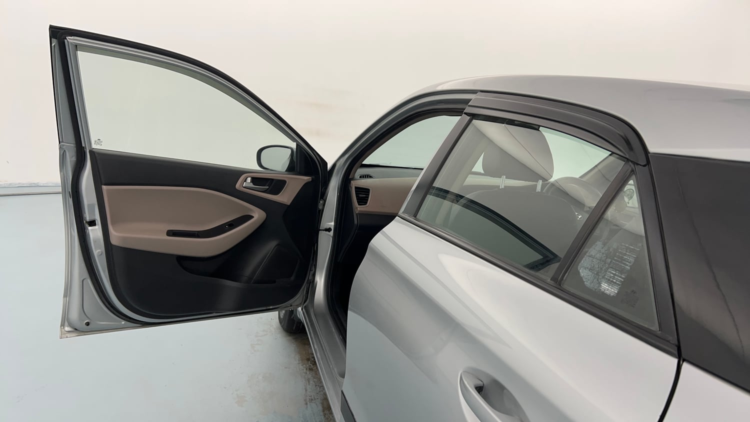 Used 2019 Hyundai Elite i20 Sportz Plus 1.2 Petrol Manual interior LEFT FRONT DOOR OPEN VIEW