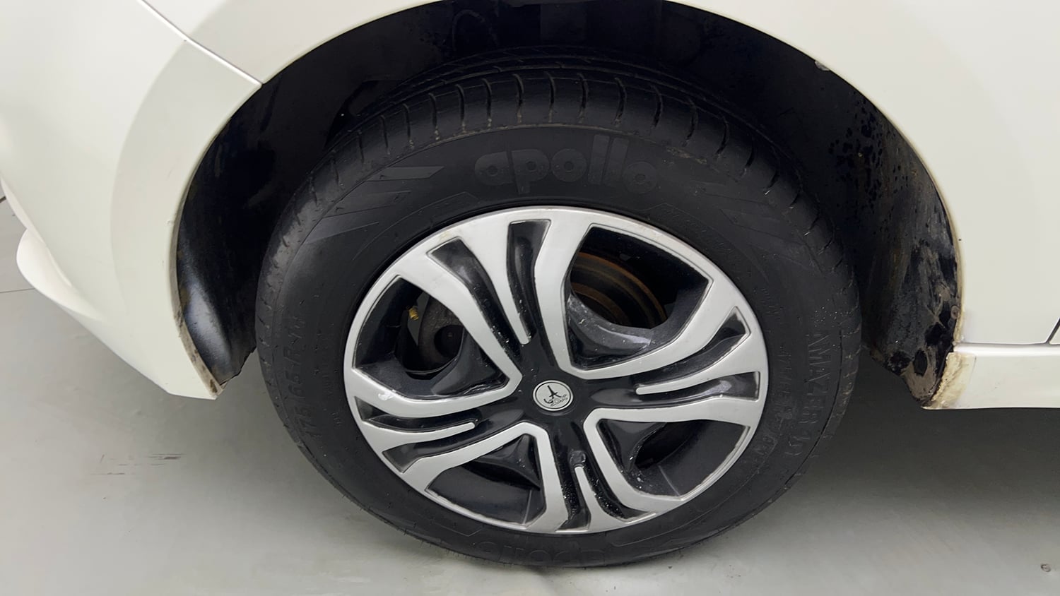 Used 2024 Tata Tigor XZ Plus CNG Cng Manual tyres LEFT FRONT TYRE RIM VIEW