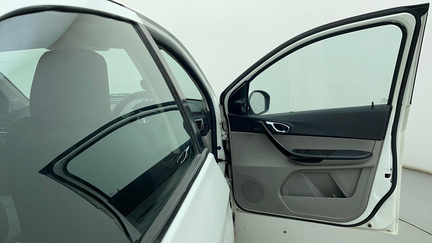 Used 2018 Tata Tiago Revotron XZ Petrol Manual interior RIGHT FRONT DOOR OPEN VIEW