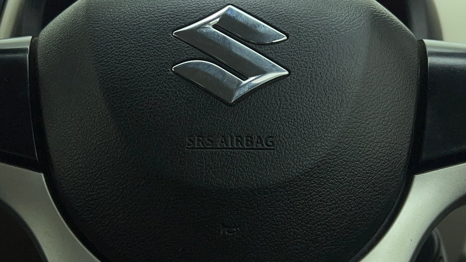 Used 2022 Maruti Suzuki Wagon R VXI 1.0 Petrol Manual top_features Airbags