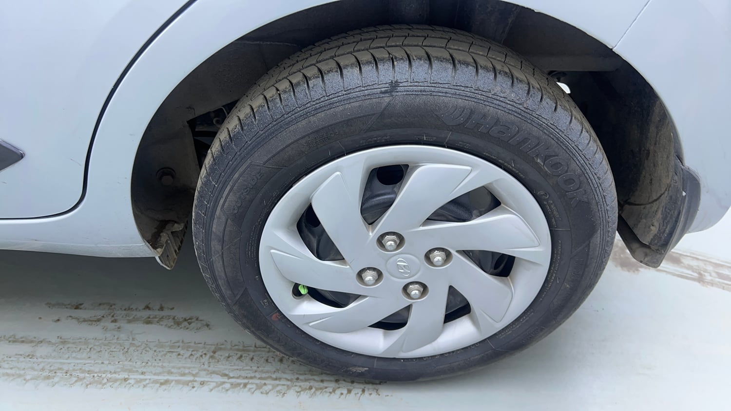 Used 2019 Hyundai Santro Sportz AMT Petrol Automatic tyres LEFT REAR TYRE RIM VIEW