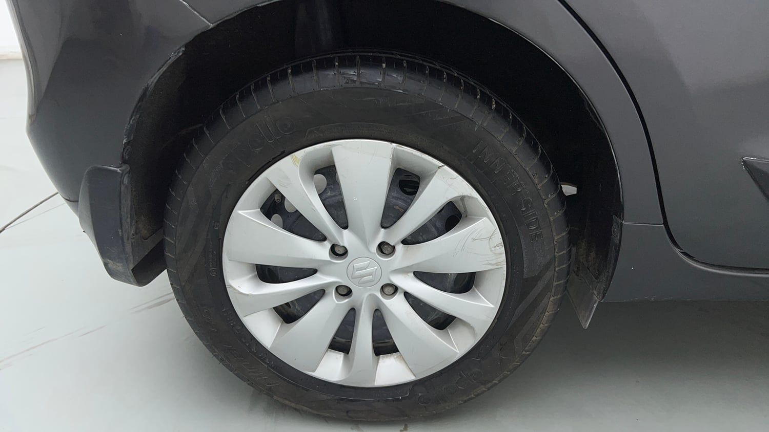 Used 2016 Maruti Suzuki Baleno Delta 1.2 Petrol Manual tyres RIGHT REAR TYRE RIM VIEW