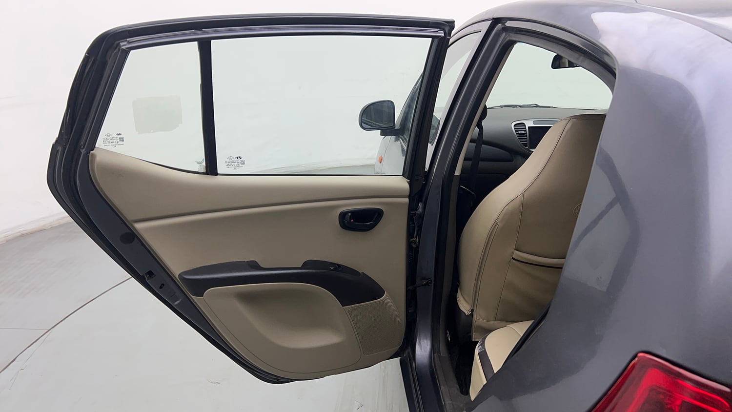 Used 2015 Hyundai i10 Magna 1.1 CNG (Outside Fitted) Cng Manual interior LEFT REAR DOOR OPEN VIEW