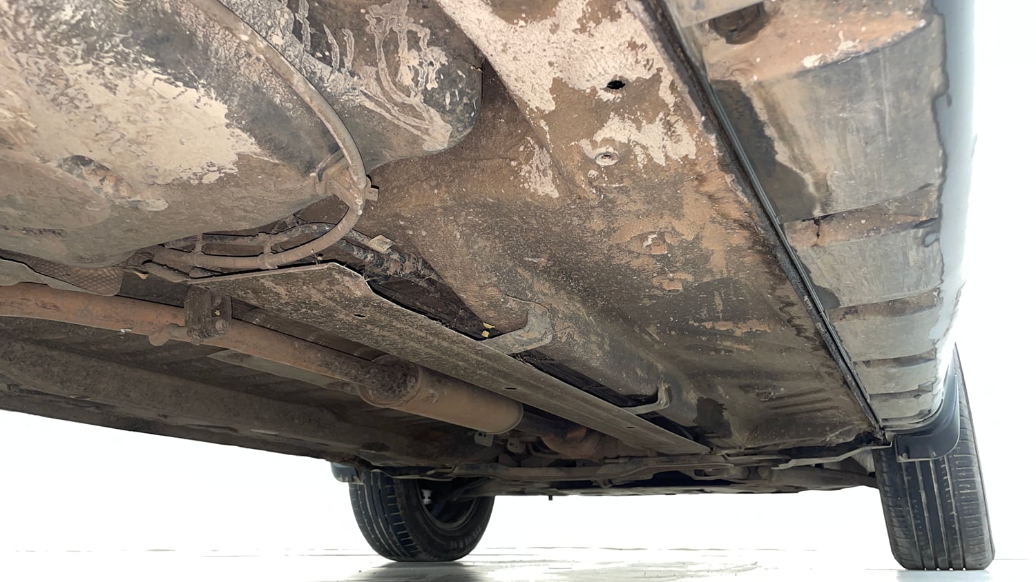 Used 2021 Renault Duster RXZ 1.5 Petrol MT Petrol Manual extra REAR RIGHT UNDERBODY VIEW