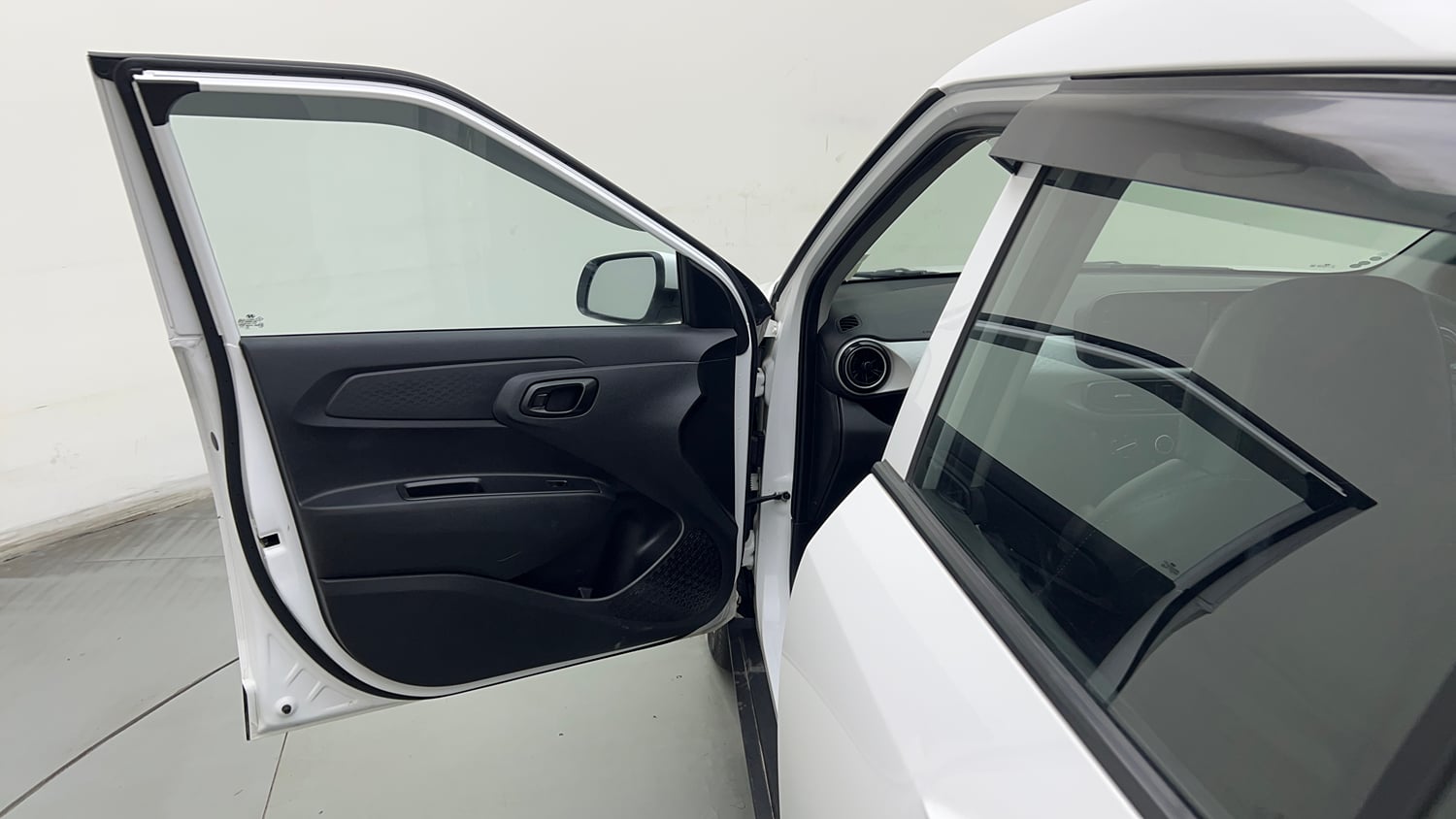 Used 2025 Hyundai Exter S 1.2 MT Petrol Manual interior LEFT FRONT DOOR OPEN VIEW
