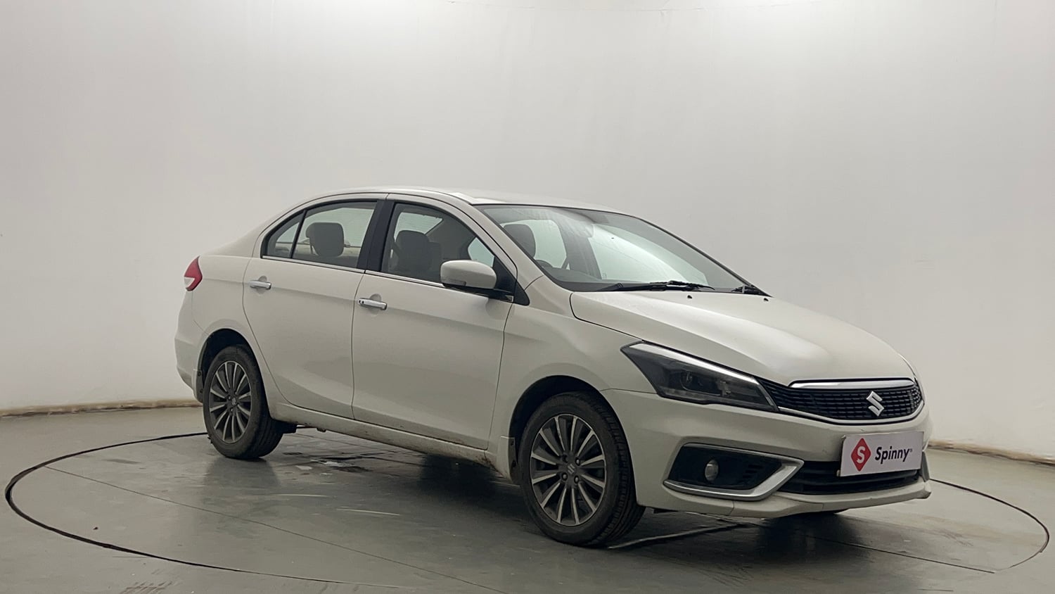 Used 2022 Maruti Suzuki Ciaz Alpha 1.5 Petrol Manual exterior RIGHT FRONT CORNER VIEW