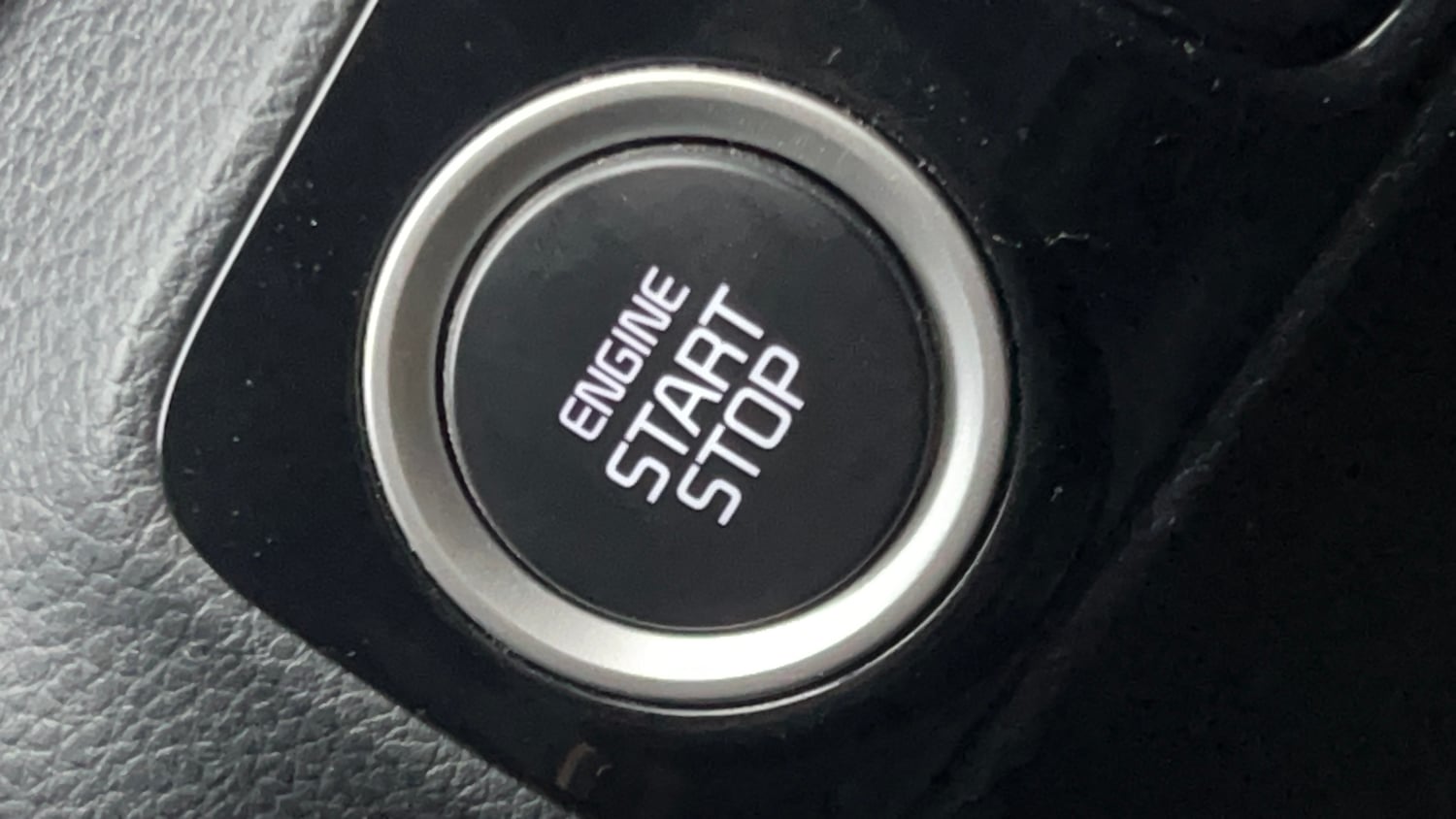 Used 2021 Kia Sonet GTX Plus 1.0 DCT Petrol Automatic top_features Keyless start