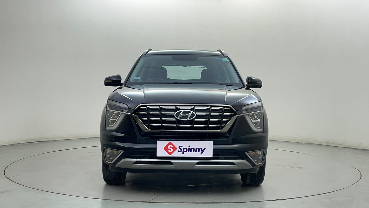Used 2023 Hyundai Alcazar Signature (O) 6 STR 1.5 Petrol DCT Petrol Automatic exterior FRONT VIEW