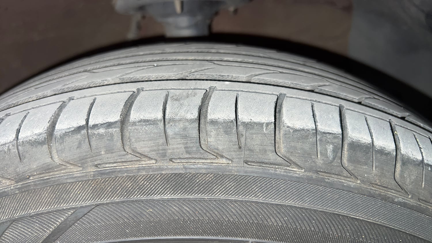 Used 2018 Hyundai Grand i10 Sportz 1.2 Kappa VTVT Petrol Manual tyres RIGHT FRONT TYRE TREAD VIEW