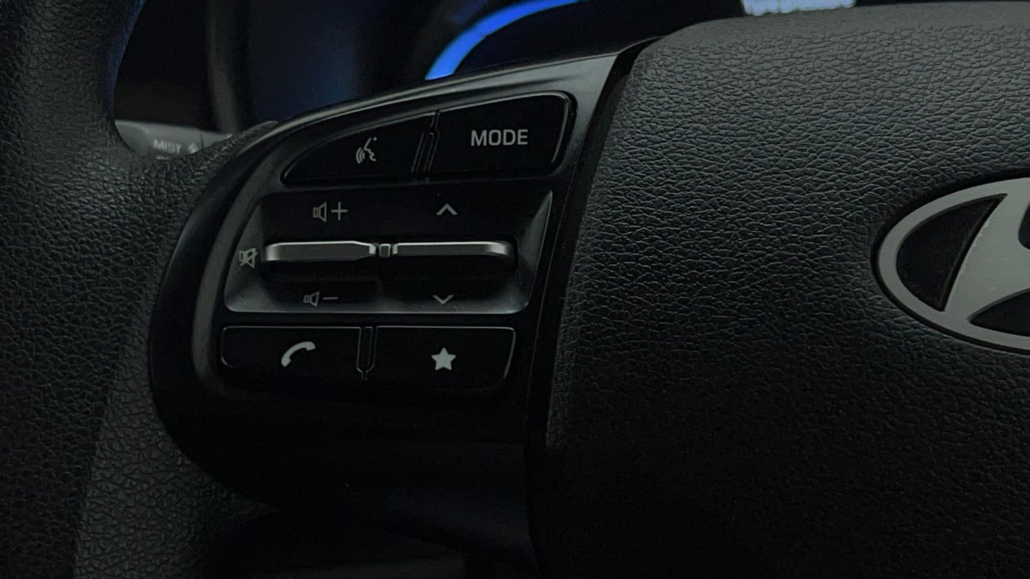 Used 2025 Hyundai Exter S 1.2 MT Petrol Manual top_features Steering mounted controls