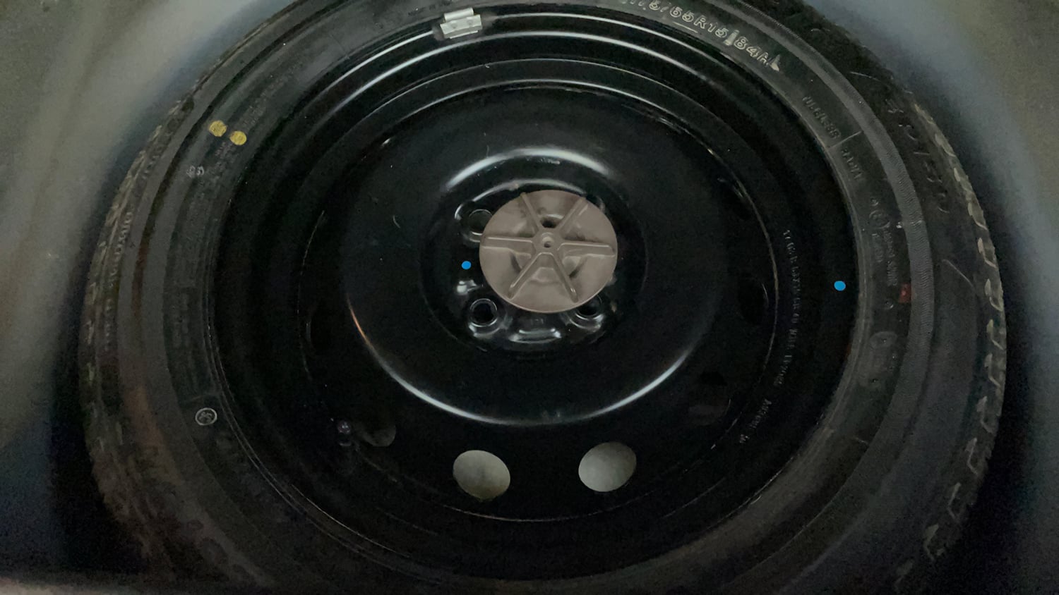 Used 2017 Maruti Suzuki Ignis Zeta 1.2 MT Petrol Manual tyres SPARE TYRE VIEW