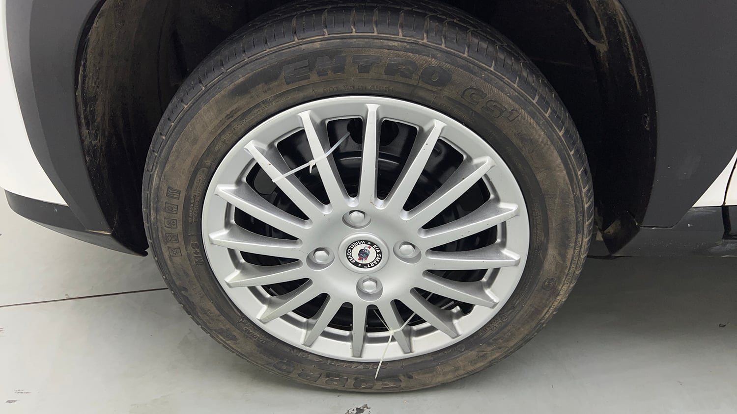 Used 2021 Nissan Magnite XL Petrol Manual tyres LEFT FRONT TYRE RIM VIEW