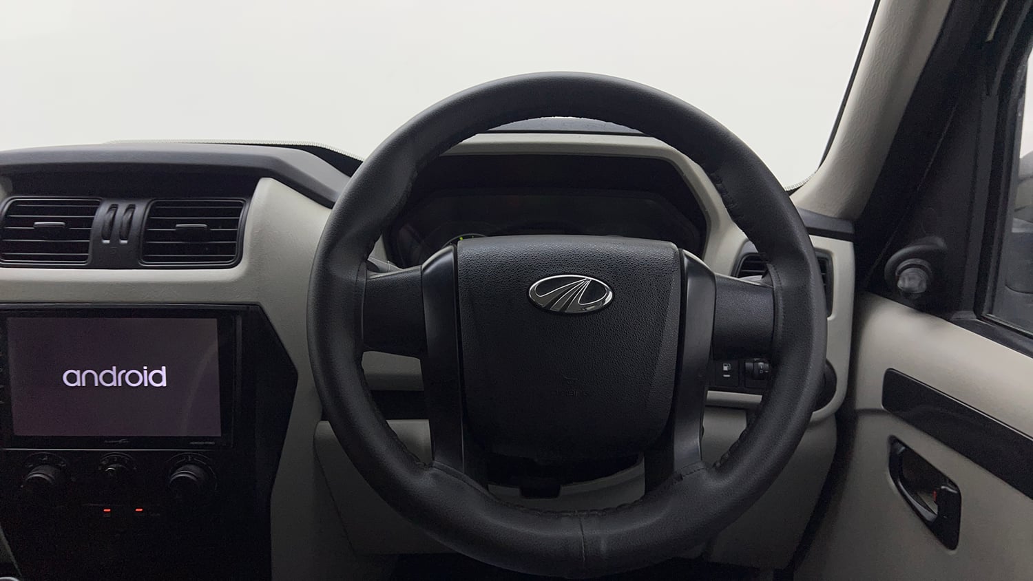 Used 2022 Mahindra Scorpio S5 Diesel Manual interior STEERING VIEW