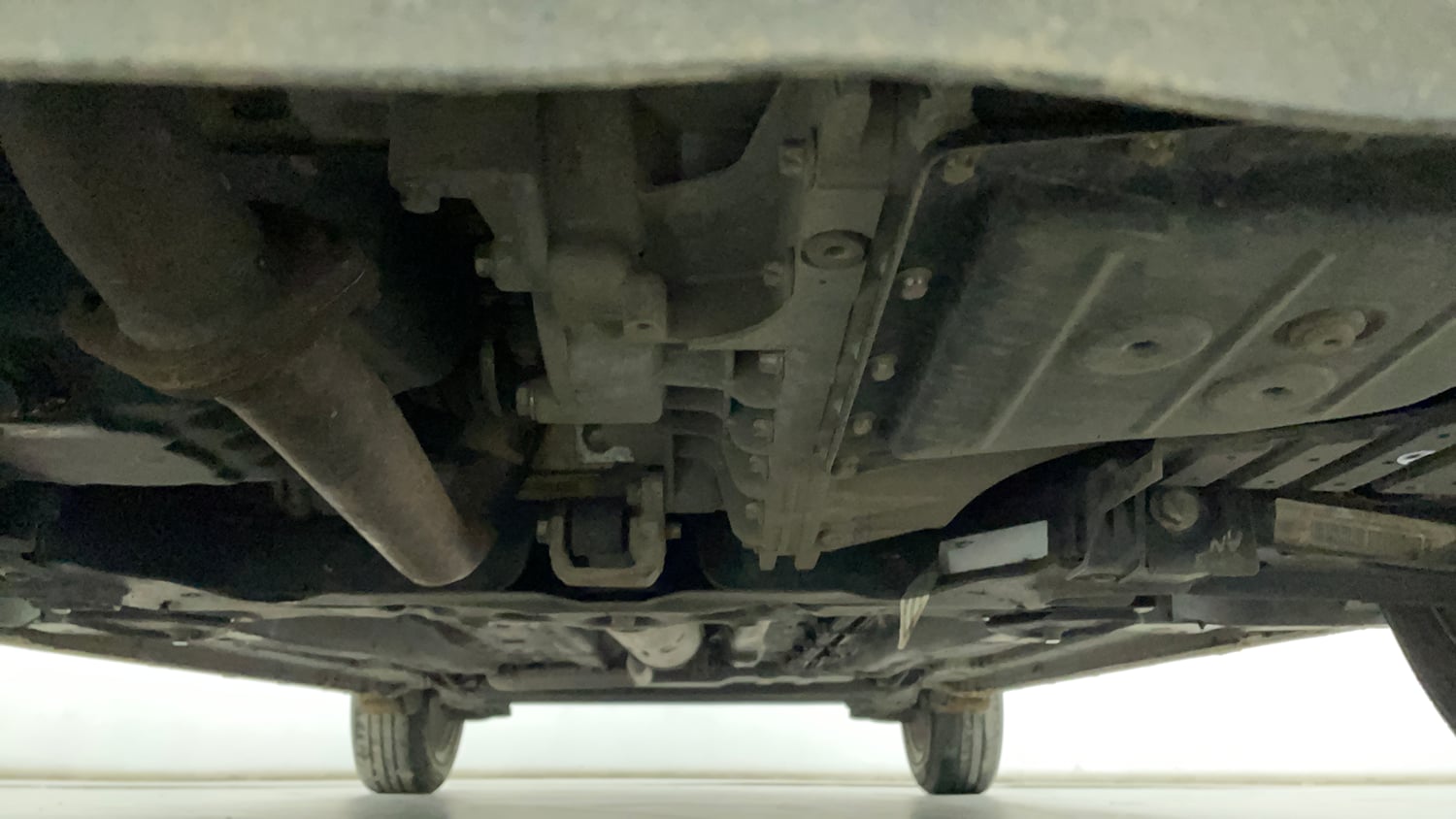 Used 2023 Tata Altroz XZA Petrol Petrol Automatic extra FRONT LEFT UNDERBODY VIEW