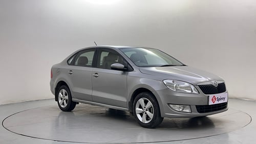 Used 2016 Skoda Rapid 1.6 MPI Ambition Petrol Manual exterior RIGHT FRONT CORNER VIEW