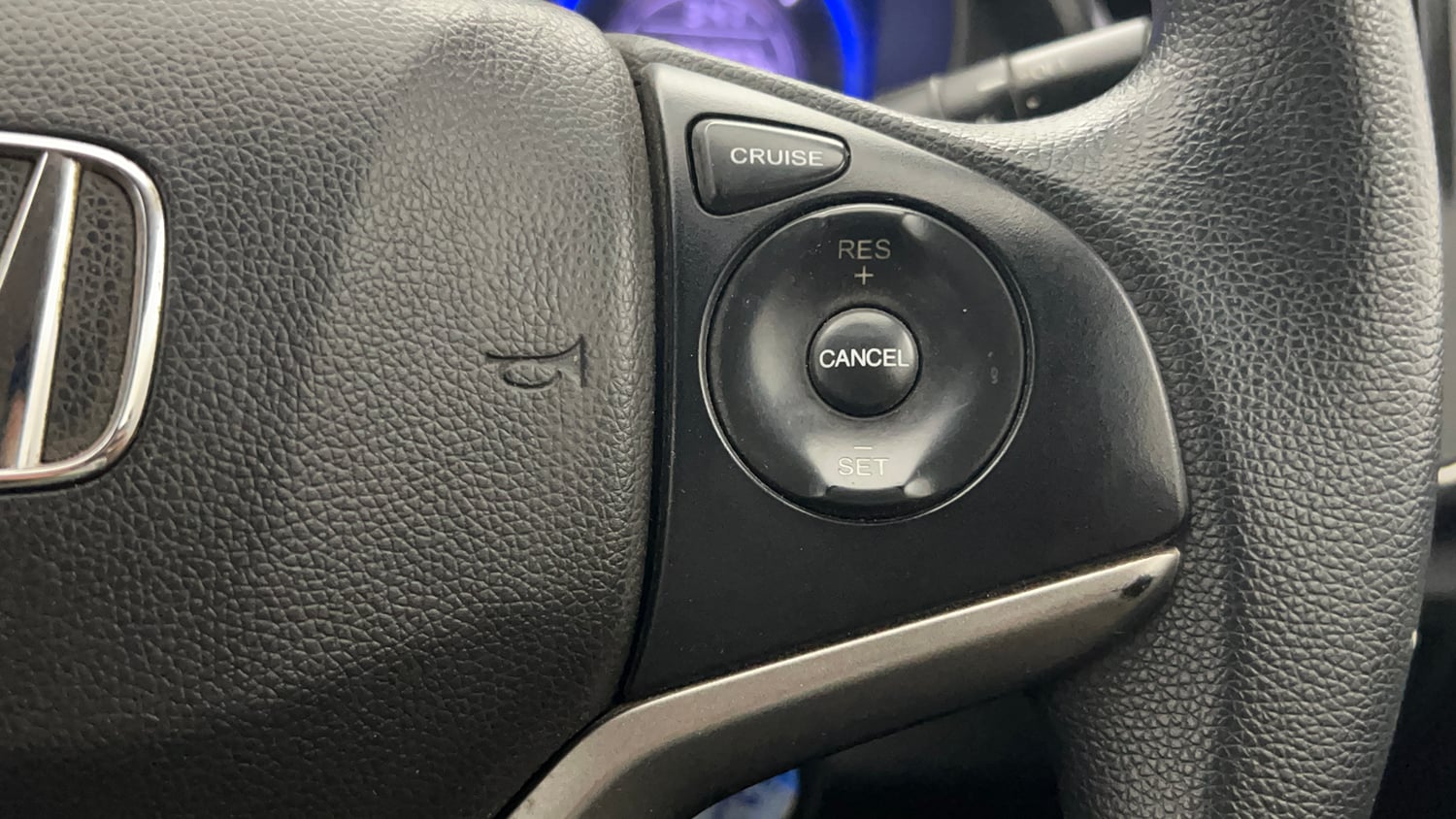 Used 2016 Honda City V Petrol Manual top_features Cruise control