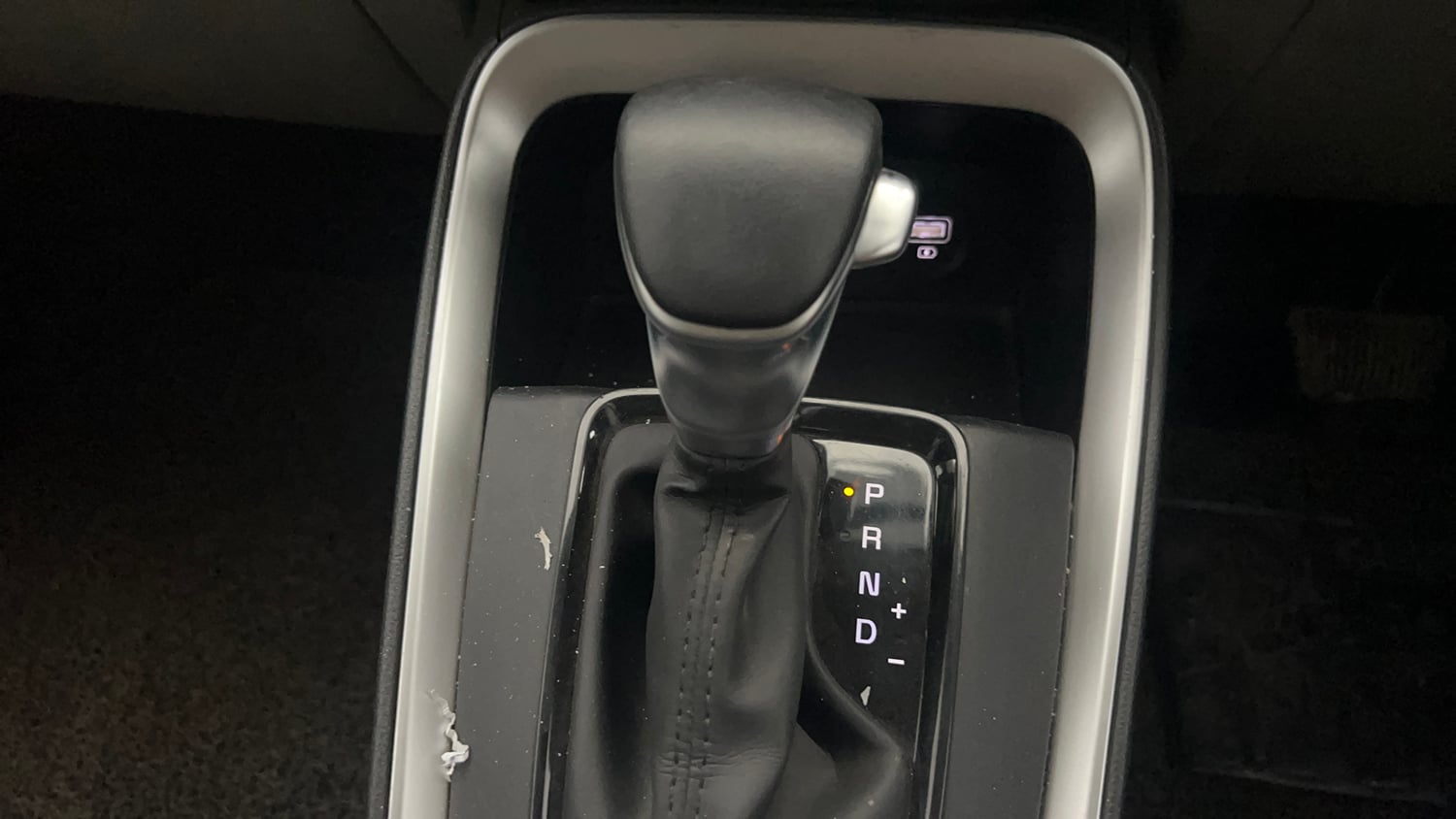 Used 2023 Kia Sonet HTX 1.0 DCT Petrol Automatic interior GEAR  KNOB VIEW