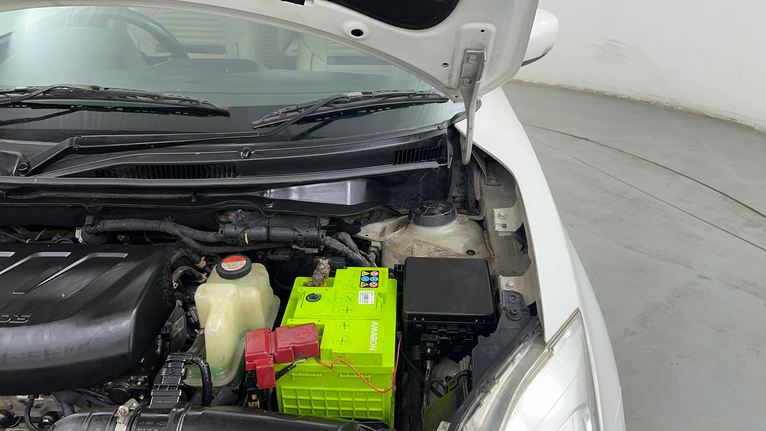 Used 2019 Maruti Suzuki Dzire VDi AMT Diesel Automatic engine ENGINE LEFT SIDE HINGE & APRON VIEW