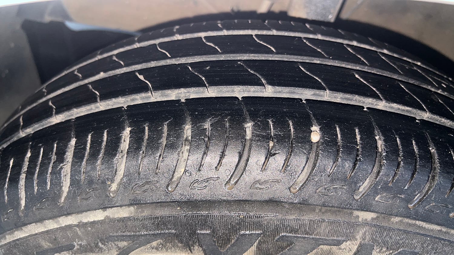 Used 2021 Maruti Suzuki Baleno Delta Petrol Manual tyres LEFT FRONT TYRE TREAD VIEW