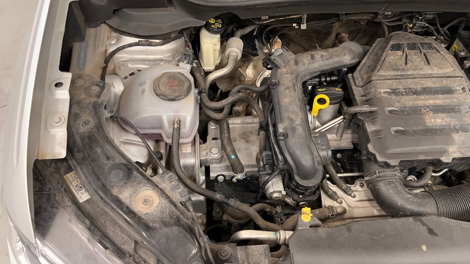 Used 2024 Volkswagen Taigun Topline 1.0 TSI AT Petrol Automatic engine ENGINE RIGHT SIDE VIEW
